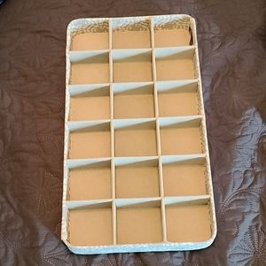 Jewelry organizer - 18 compartment- gray